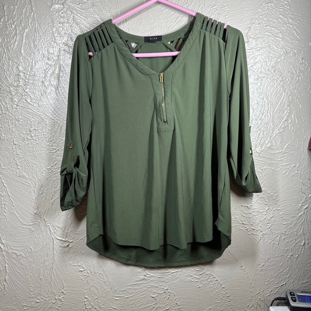 Mine Olive Green‎ Zipper V-Neck 3/4 Sleeve Cut Out Shoulder Women’s Size Medium